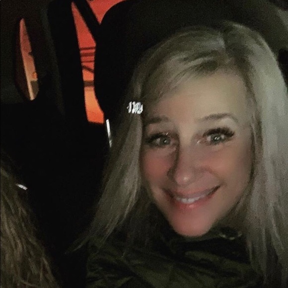 Meet your Posher, Maria - Picture 1 of 1